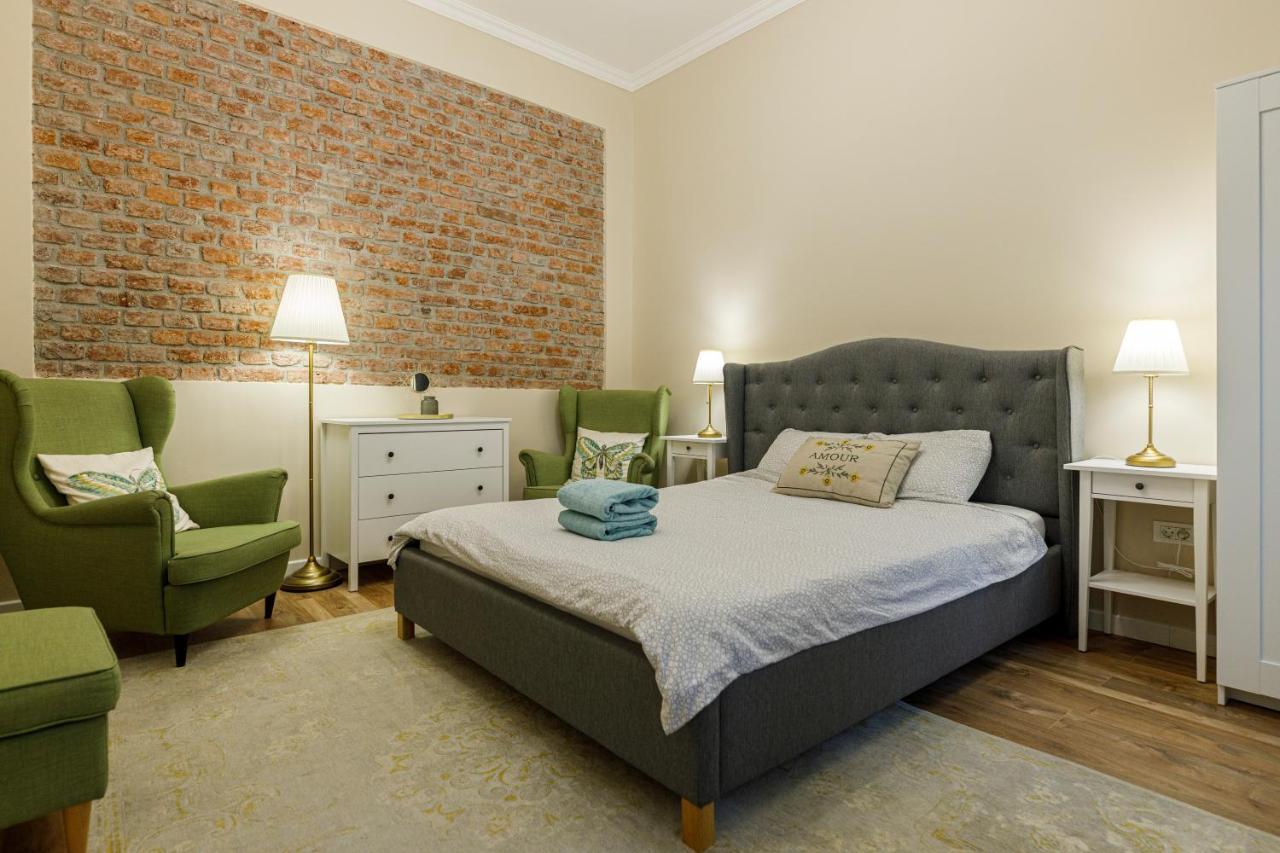 טימישוארה Beautiful Apartment In Heart Of Historical Center מראה חיצוני תמונה