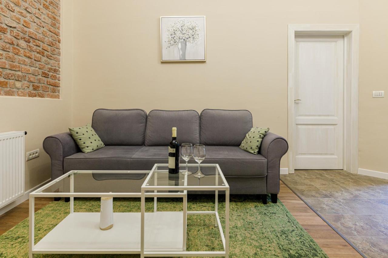 טימישוארה Beautiful Apartment In Heart Of Historical Center מראה חיצוני תמונה