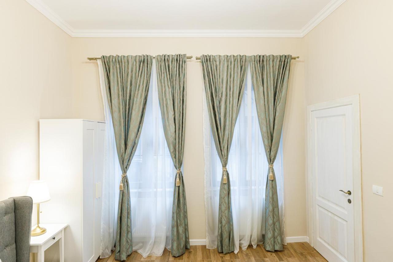טימישוארה Beautiful Apartment In Heart Of Historical Center מראה חיצוני תמונה